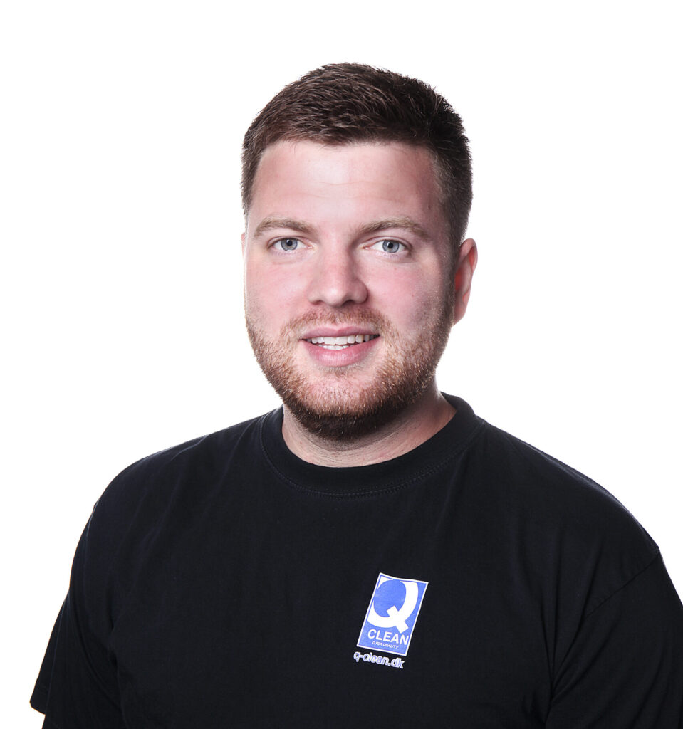 Søren, ejer af Q-Clean, som arbejder med professionel erhvervsrengøring og ejendomsservice.